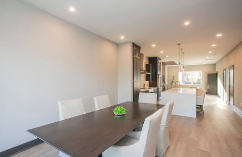 Madison House | New 3 Story Home Near Broadway
