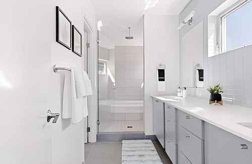 Queen Anne House | NEW! 3BR Great Location Queen Anne W/Rooftop