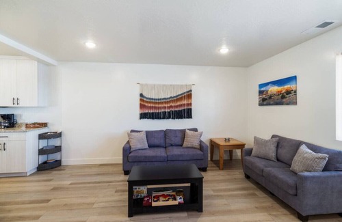 Cedar City Villa | New 3BR Home|Trails Nearby|Pet Friendly|BBQ Grill