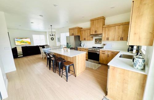 Rexburg Apartment | New 3BR Home w Garage Near BYU-Idaho