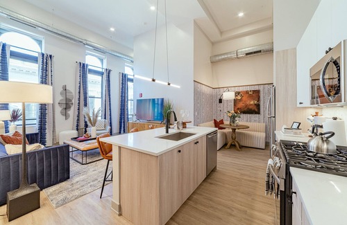 Wicker Park Apartment | NEW 4BR Designer Flat in Wicker Park/Bucktown