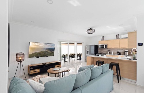 Koyari House | NEW 4BR Villa w/Large Pool & Gym | Villa Charly