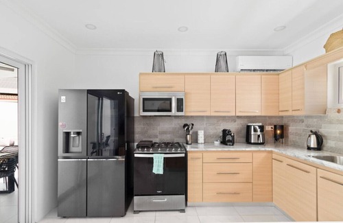 Koyari House | NEW 4BR Villa w/Large Pool & Gym | Villa Charly