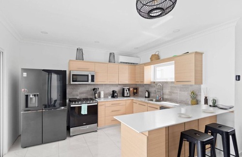 Koyari House | NEW 4BR Villa w/Large Pool & Gym | Villa Charly