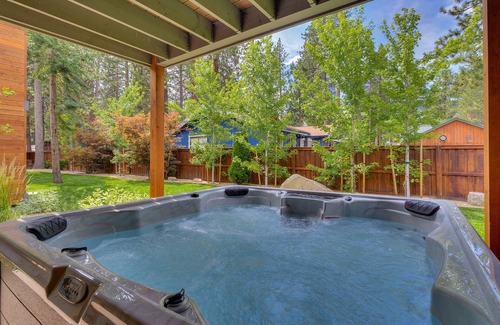 Y Area House | NEW! AC, Hot Tub, Grill, Newly Built, Open Floor Plan, Wifi, 4 of 6 – Emerald Bay Retreat