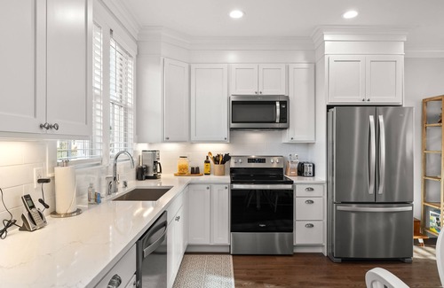Seabrook House | *New*After Dune Delight, dog-friendly, Ocean View!