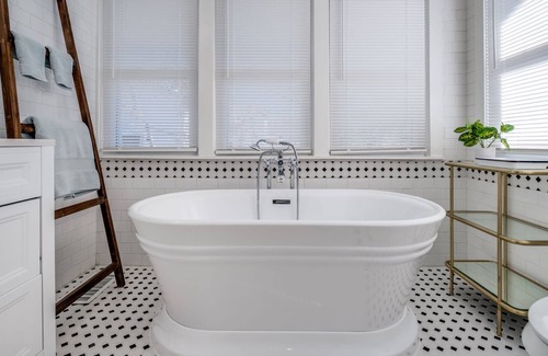 Alta Vista House | NEW Alta Vista Beauty, mins to downtown
