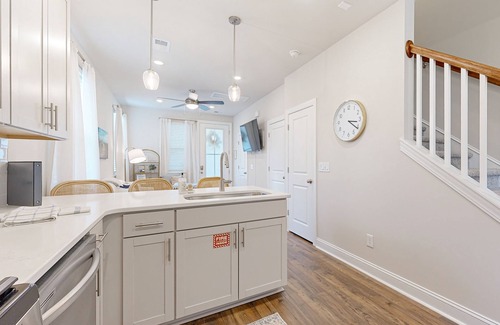 North Charleston House | New and Updated Home- Close to charming downtown Charleston