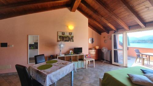 Fiumelatte Apartment | New Attic Lake View 2