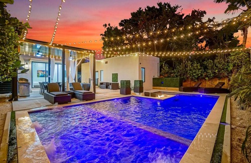 Little Haiti Villa | *NEW* Bali Resort Style Villa w/Vast Pool & Spa!