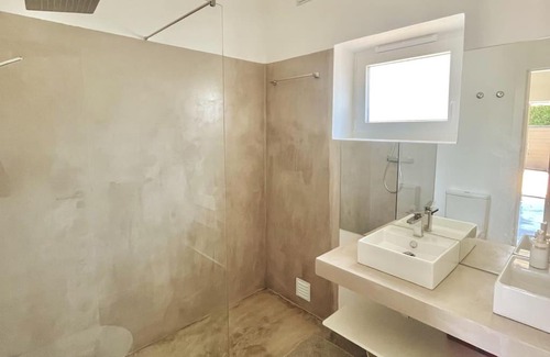 Colares Villa | New Beach House near main street close PraiaGrande