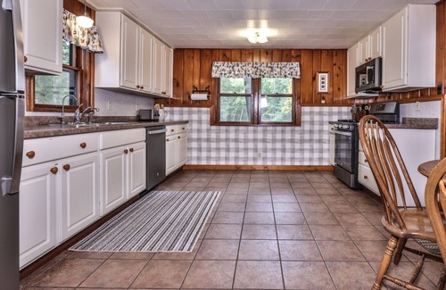 St Germain House | NEW! Beautiful 6 bedroom home on Little Saint Germain Lake