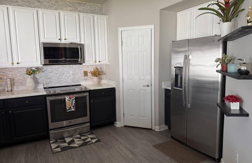 Newport News House | -NEW- Beautiful, Cozy & stylish home with office-for your family! Pet Friendly!