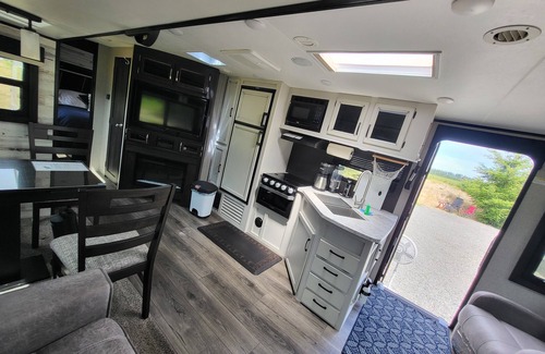 Ferndale House | NEW Blueberry Bungalow RV Peaceful Slice of Heaven