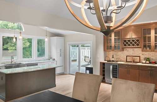 Saunderstown House | New Build, Private Beach, Central Air, Big Yard, Firepit, Wine Bar