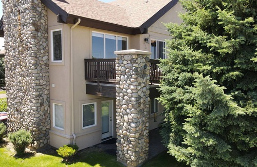 Twin Falls House | NEW! Canyon Trail Condo. Private. Full kitchen! π CANβT BEAT THIS LOCATION! π