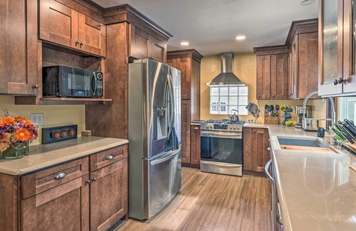 Green Bay House | NEW! Central Green Bay Home, 3 Mi to Lambeau Field