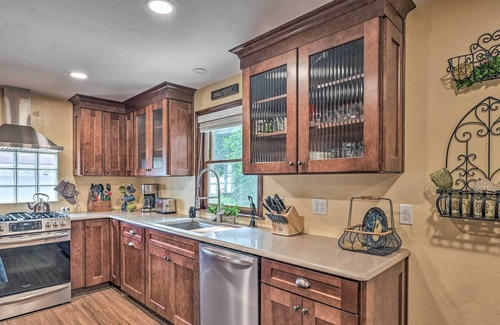 Green Bay House | NEW! Central Green Bay Home, 3 Mi to Lambeau Field