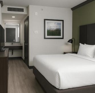 Wheatland Hotel | New Citrus Suites Extended Stay OKC Airport