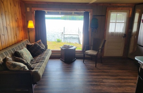 Tomahawk Cabin | New! Cozy Cabin on a Private Island