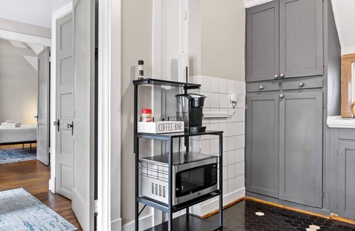 Bonnycastle Apartment | NEW! Cozy Historic Retreat| Heart of the Highlands