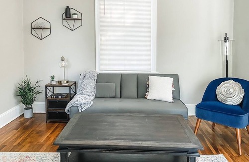 Montgomery Cottage | New! Cozy Pet-Friendly/ Free Parking/ Fast WiFi