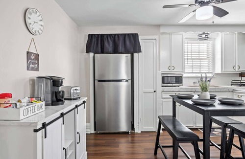Bonnycastle Apartment | NEW! Cozy Unit in the Heart of the Highlands!