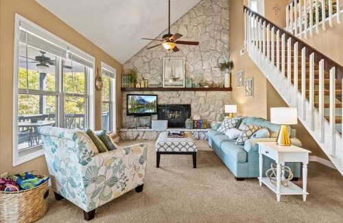 Rocky Mount House | New! Deep Cove with Kayaks-Paddle Board-Fire Pit