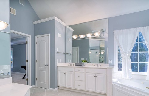 Duluth House | NEW! Duluth 4-Bedroom Home w/Heated Pool/HotTub