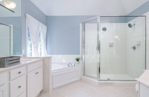 Duluth House | NEW! Duluth 4-Bedroom Home w/Heated Pool/HotTub