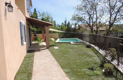 Moustiers-Sainte-Marie Villa | New fenced house, with HEATED POOL, private parking, disabled access