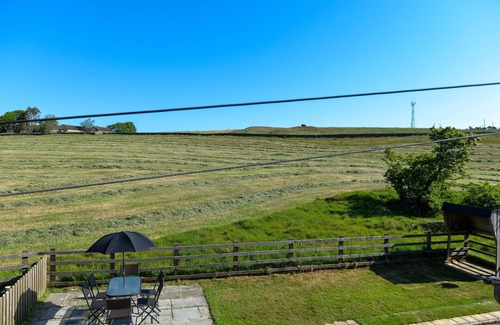 Cauldon Low House | New for 2020 Modern barn conversion sleeps up to 9 people. Close to Alton Towers