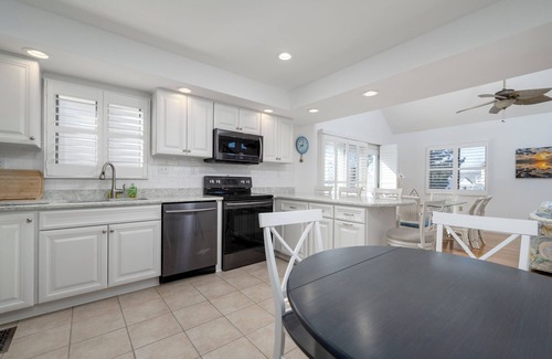 Little Salisbury House | New For 2025! Spacious Home Located Bayside, just 3 Blocks To The Beach