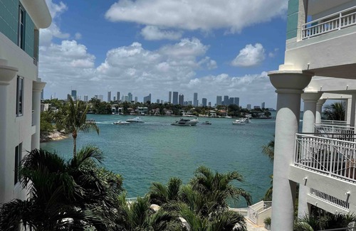 Miami Beach Condo | new furn.1 plus-bedroom, condo Miami Beach, Venetian Islands, Bay Miami View