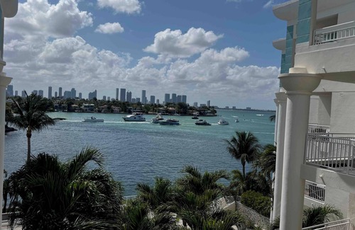 Miami Beach Condo | new furn.1 plus-bedroom, condo Miami Beach, Venetian Islands, Bay Miami View
