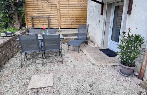 Paroisse Notre-Dame Apartment | New furnished 4* apartment with terrace and private parking.