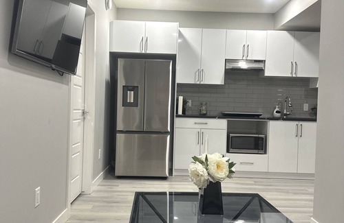 Leduc Apartment | New haven get-away.