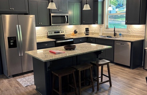 Jacksons' Gap House | New House on Lake Martin – Peaceful Creekside-Pet Friendly-Auburn Football