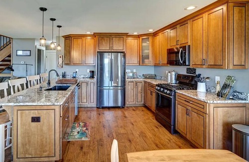 East Worcester House | New house with full amenities sleeps 10. 56acers, 1100acers state land adjacent
