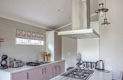 Hoddesdon Ski Chalet | New in 2019 three bedroomed lodge.