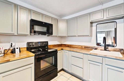 Townsend Hotel | New King Suite with Fireplace & Kitchenette