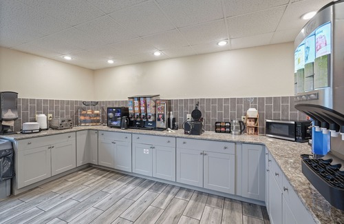 Townsend Hotel | New King Suite with Fireplace & Kitchenette