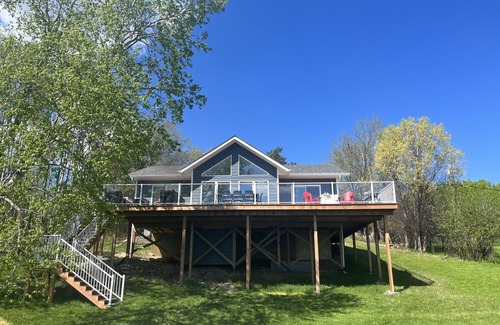 Northern Ontario Cottage | New lake front cottage on Muriel Lake near the Winnipeg River, Kenora, ON.