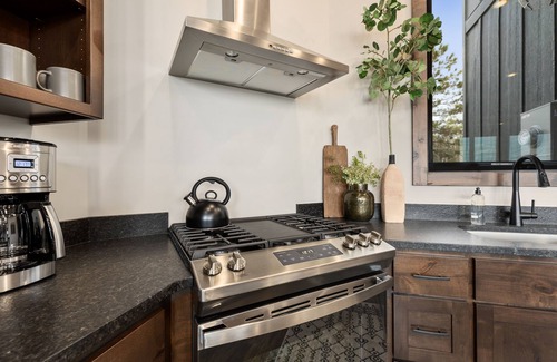 Nisswa Villa | NEW Lake View Loft - 5 Bedroom Home on Beautiful Gull Lake w/4-Seasons of Fun!