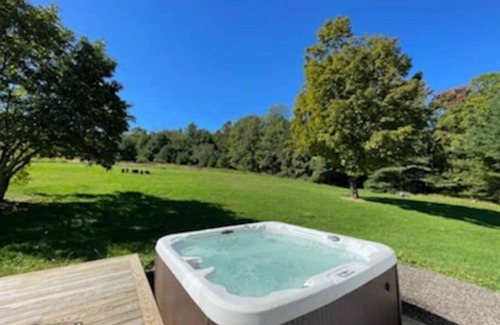 Kerhonkson House | NEW LISTING! Cozy Country Farmhouse with Hot Tub