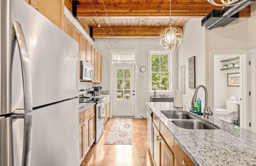 Habersham Condo | NEW LISTING in the Heart of Sought-After Habersham, Sleeps 5