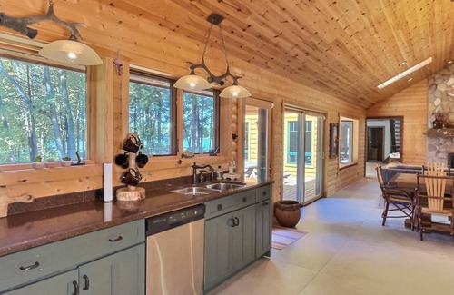 Lac du Flambeau House | New listing on Whitesand Lake Three bedrooms Three bathrooms
