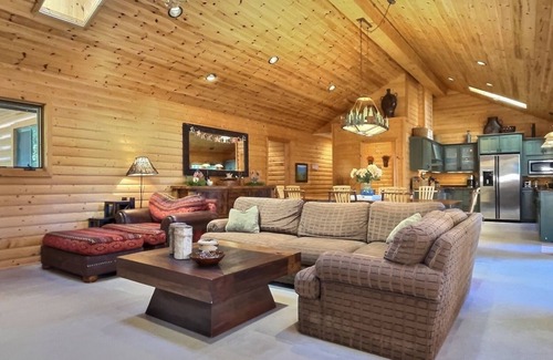 Lac du Flambeau House | New listing on Whitesand Lake Three bedrooms Three bathrooms