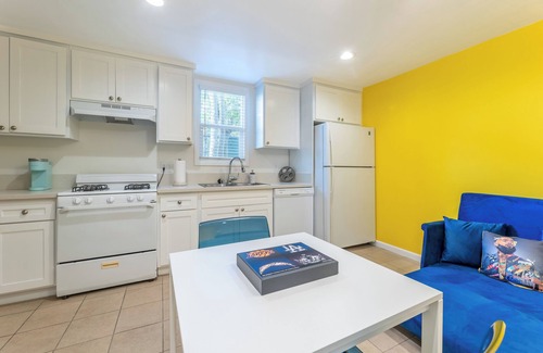 Park Mesa Heights Apartment | New Listing! Tiny Haus of Champions ~Private Studio~ Central LA