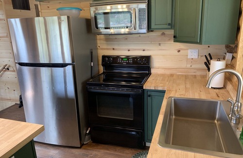 Meadow View Heights Cabin | New Log Cabin - 3 bed 2 bath with 180 degree unobstructed views